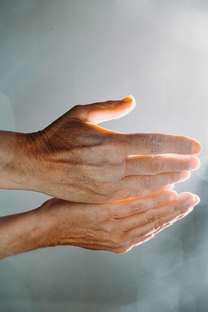 Assessing ​the Subtlety⁤ of ⁤Tints for ‌Every Skin⁤ Tone