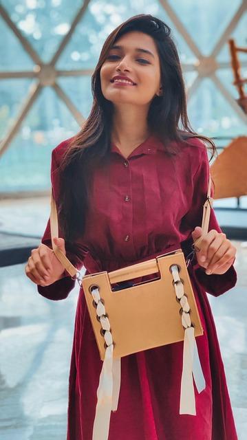 Elevating Your Wardrobe:‌ Styling the Le Cagole‍ Sling Bag⁤ for Every ⁤Occasion