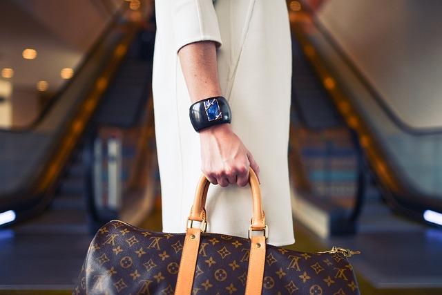Louis Vuitton Pochette Metis: Crossbody Functionality & Monogram Charm